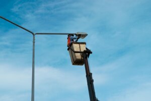 Our bucket trucks service Des Moines and surrounding communities 24 hours a day. 